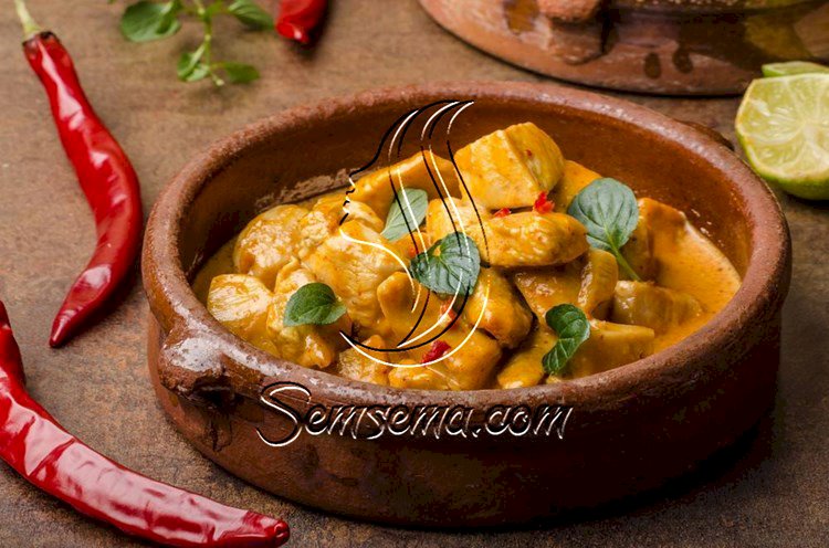 طريقة عمل مكعبات الدجاج بحليب جوز الهند