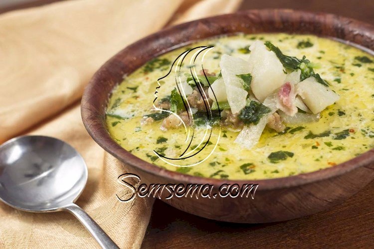 طريقة عمل شوربة البطاطس بالسوسيس