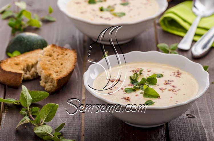 طريقة عمل شوربة الكوسة الكريمي