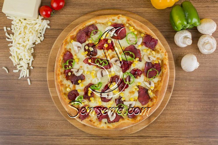 طريقة عمل بيتزا بالبسطرمة