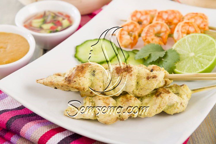 طريقة عمل أسياخ فواكه البحر