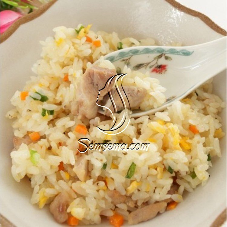 الأرز المقلي بالدجاج