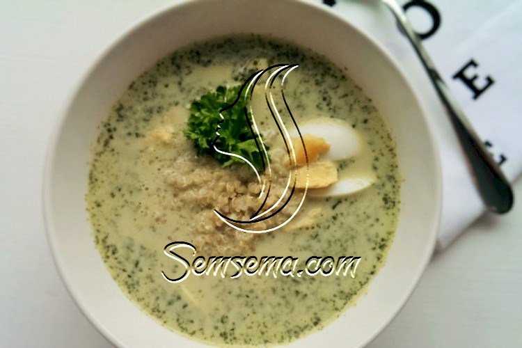 شوربة السبانخ بالكينوا