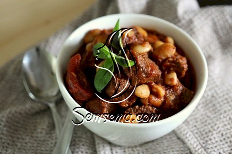 يخنة الفاصوليا البيضاء على الطريقة السورية