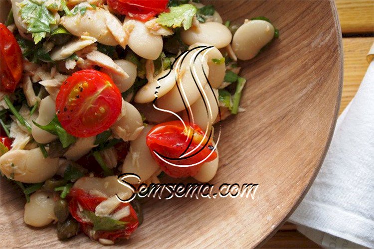 سلطة الطماطم الكرزية والفاصوليا للرجيم