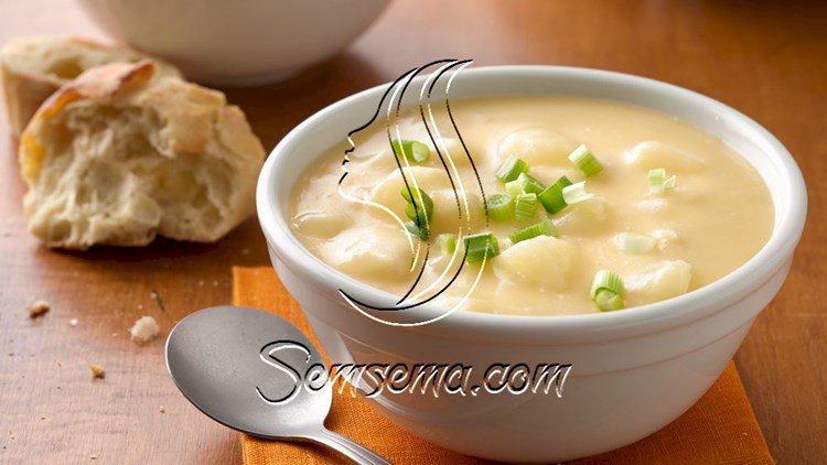 شوربة البطاطس بالجبن والكريمه