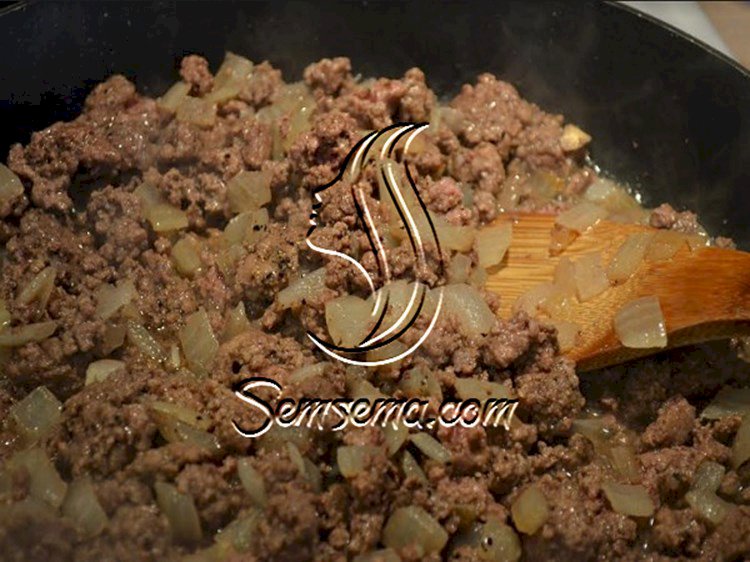 طريقة عمل اللحمة المفرومة بالبصل