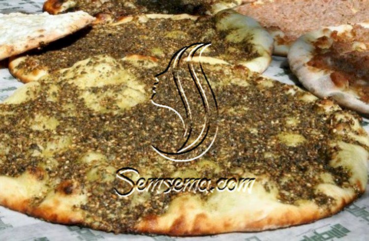 طريقة عمل مناقيش الزعتر اللبنانية