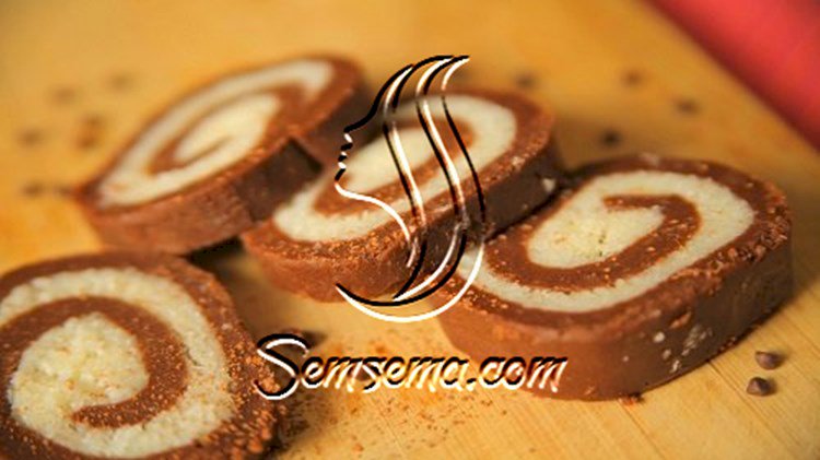 سويسرول البسكويت المطحون وجوز الهند