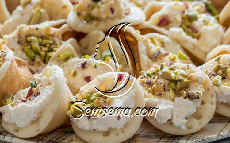 طريقة عمل القطايف بالقشطة والفستق الحلبي