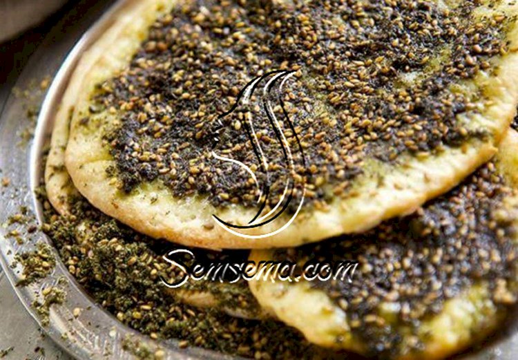 طريقة عمل عجينة المناقيش السورية