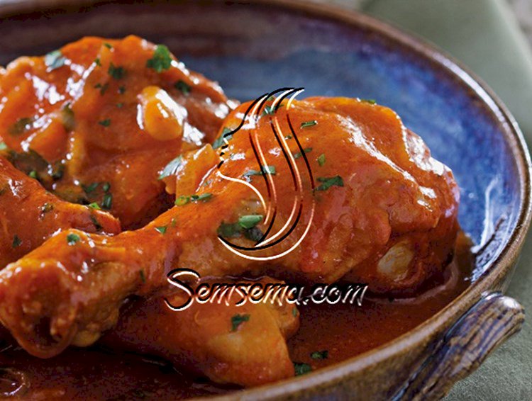 طريقة عمل أفخاذ الدجاج بالصوص الاحمر