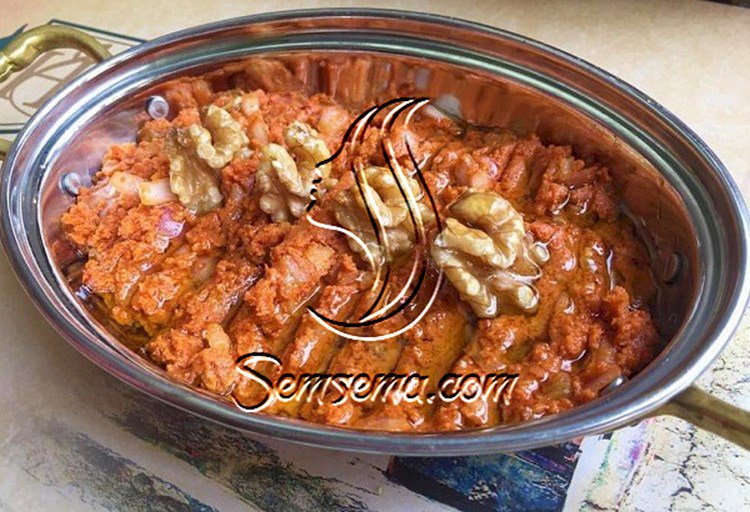 طريقة عمل المحمرة الحلبية بالجوز
