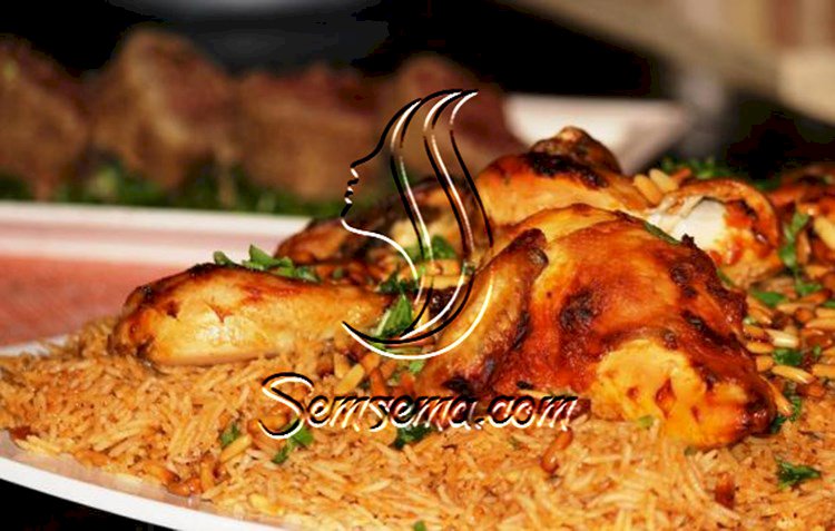 رز محمر مع دجاج.. وجبة غداء شهية