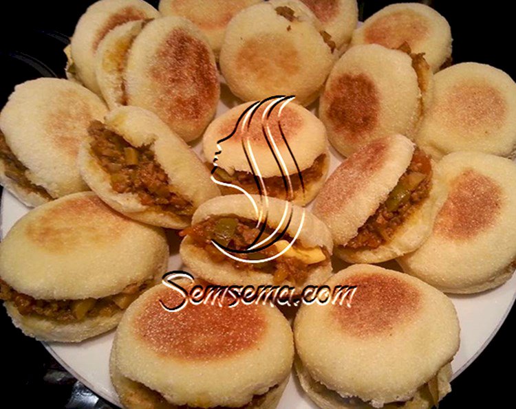 خبز البطبوط المغربي محشو بدجاج المتبل